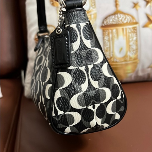 Coach Black and White and dark Olive  Signature Shoulder Bag - Picture 4 of 12